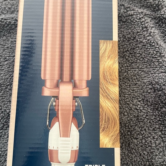 Conair Double Ceramic Triple Barrel Waver new never opened - Picture 3 of 6